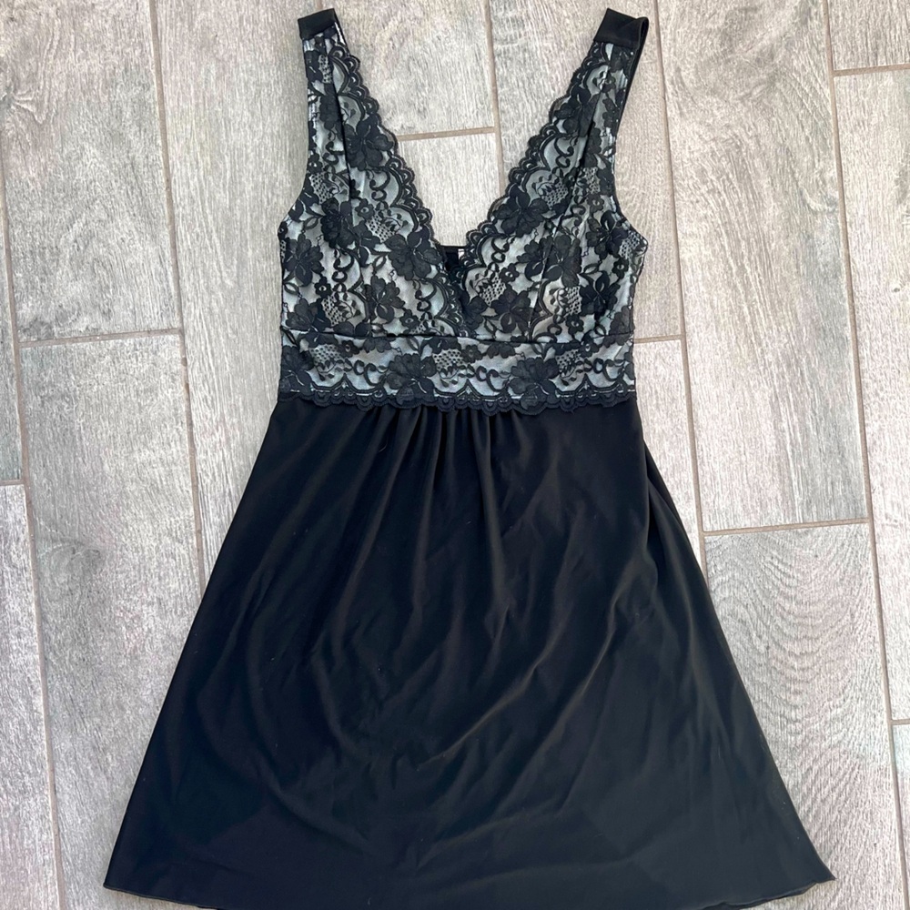 Lipstick Y2K Lace mini dress